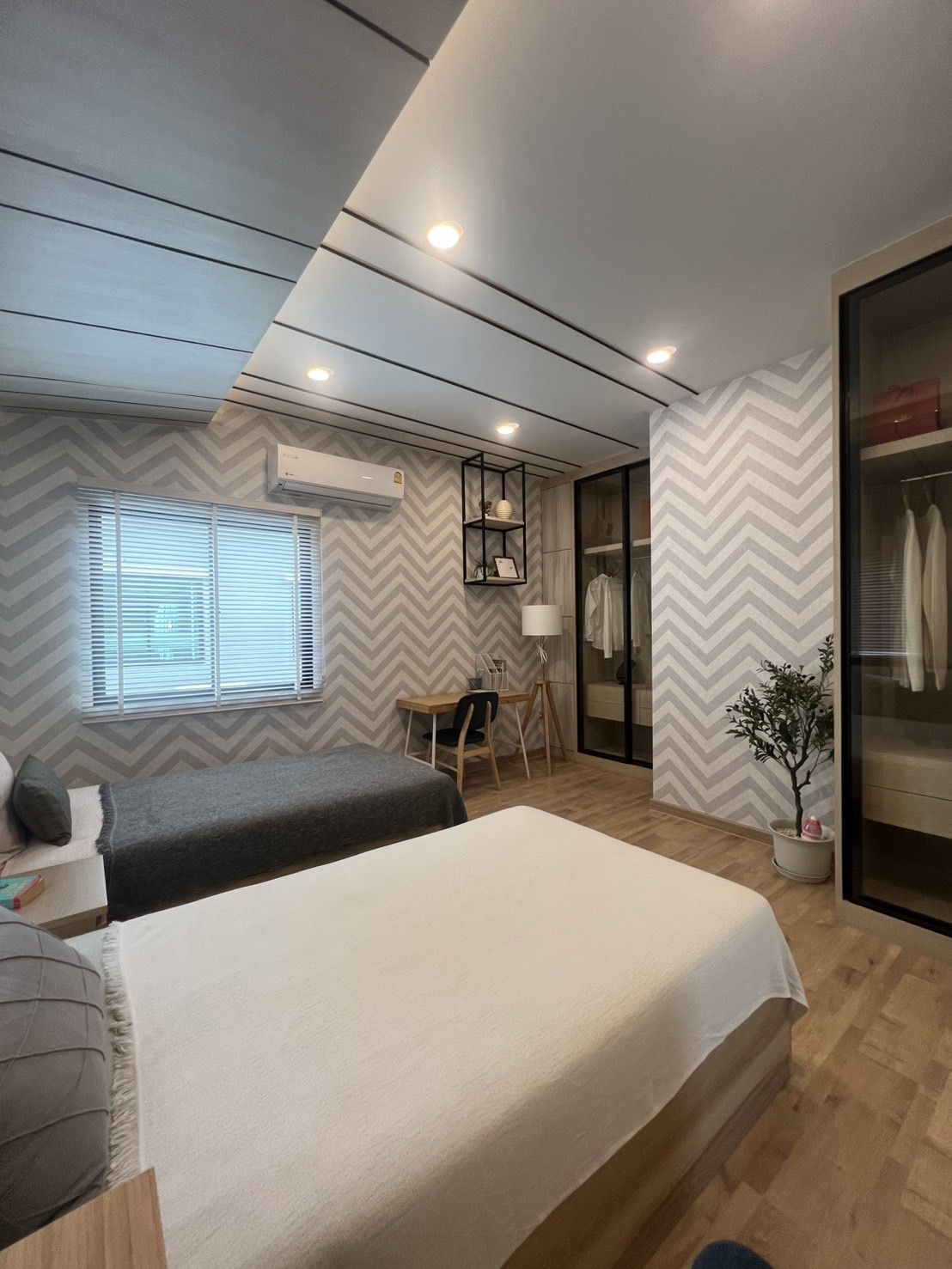 ขายบ้านมือ 1 โครงการไทม์โฮม 62 (timehome 62) บ้านตัวอย่างพร้อมเข้าอยู่ ทำเลใกล้สวนหลวง ร.9 ติดถนน ถ. เฉลิมพระเกียรติ