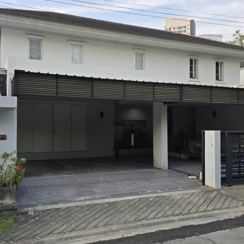 ขายบ้านเดี่ยวหลังใหญ่พื้นที่ 131 ตร.ว. ใจกลางทำเลพัฒนาการ-ทองหล่อ