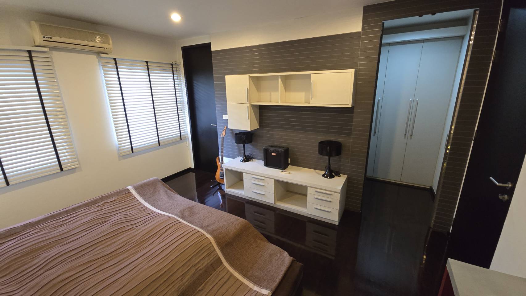 33_0 ขายบ้านเดี่ยวหลังใหญ่พื้นที่ 131 ตร.ว. ใจกลางทำเลพัฒนาการ-ทองหล่อ