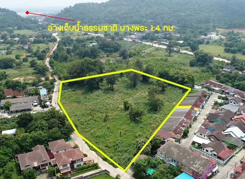 ขายที่ดินบางพระ 8 ไร่ 80 ตร.ว. สามารถแบ่งขายได้ เพราะที่ดินแบ่งออกเป็น 2 โฉนด เพียงราคาไร่ละ 6.5 ล้านบาท